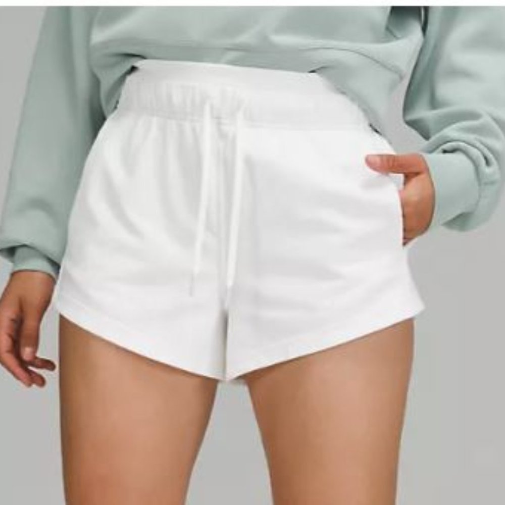 Inner Glow High Rise Short 3"